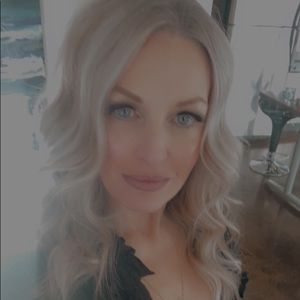 Meet your Posher, Laurie